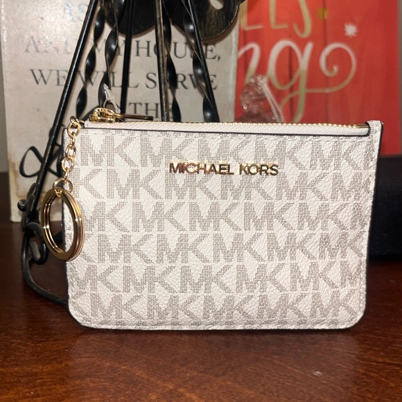 MICHAEL KORS JET SET TRAVEL SMALL COINPOUCH ID HOLDER WALLET VANILLA KEYCHAIN - Picture 1 of 9
